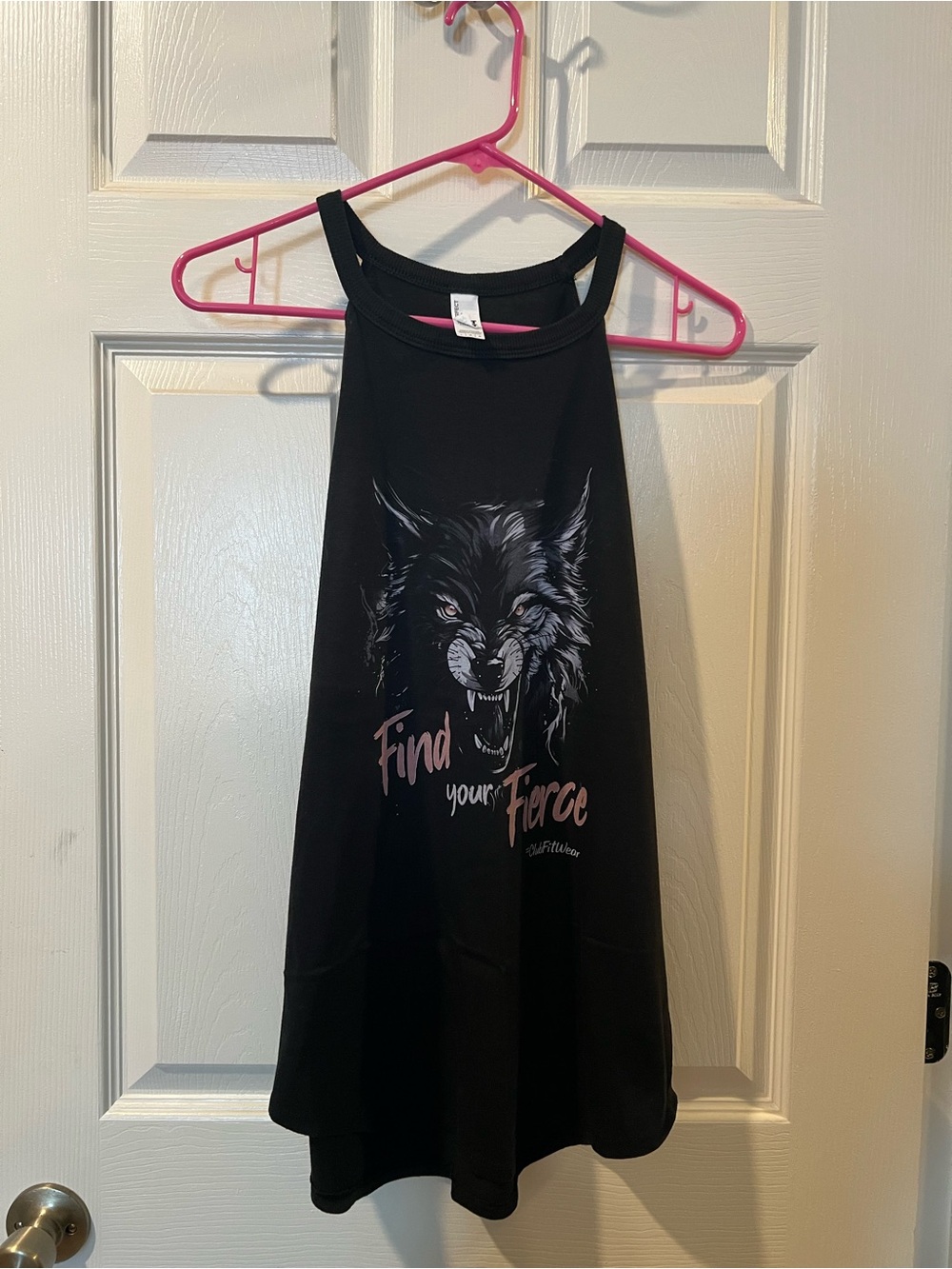 Black Graphic Tank Top “Find your Fierce” Wolf Print